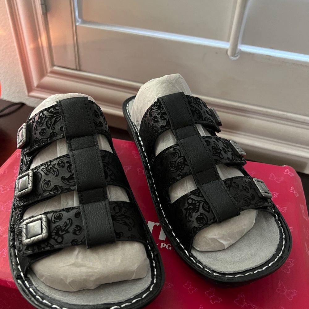 Algeria Viera Ivalace Black Sandals - Picture 2 of 6